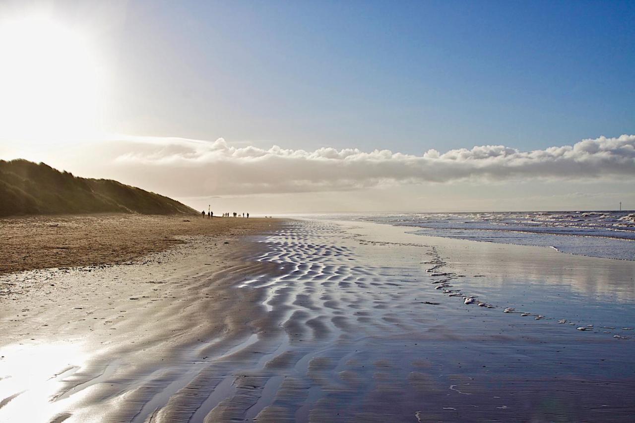 Formby Pinewood Studio Panzió Kültér fotó